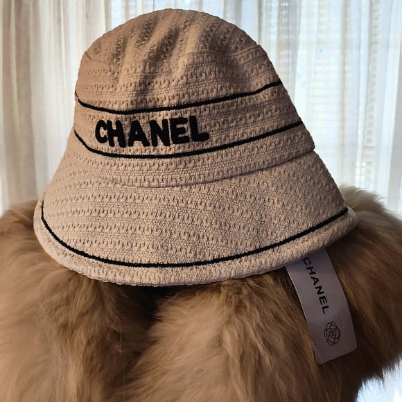 Ivory Bucket Hat With Sophisticated Logo main image 6